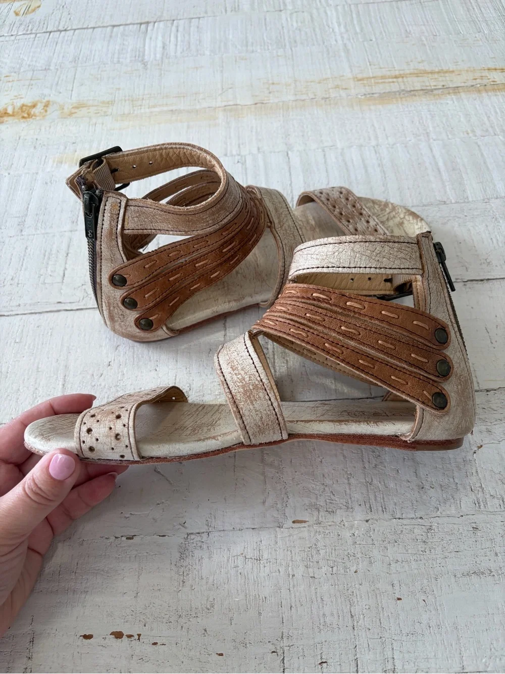 Bed Stu Artemis Gladiator Sandals size 8 Nectar Tan Lux Leather Flat Strappy